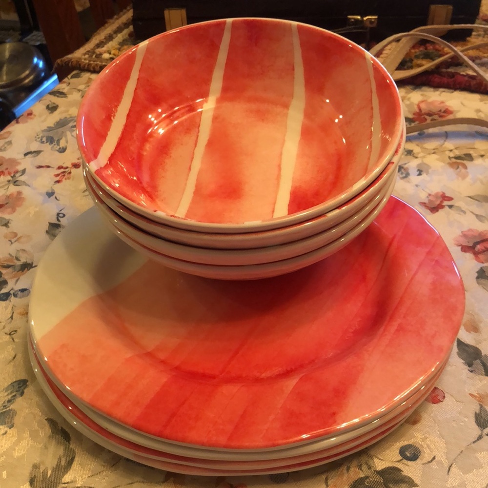 NWOT Gap Home Flowing Watercolors 8-Piece Red Melamine Dinnerware Set - Picture 5 of 6